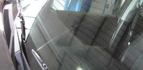 graffi sul parabrezza come eliminarli.