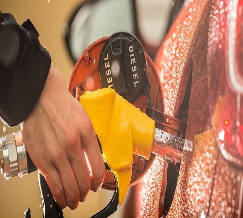 come fare rifornimento di benzina da soli.